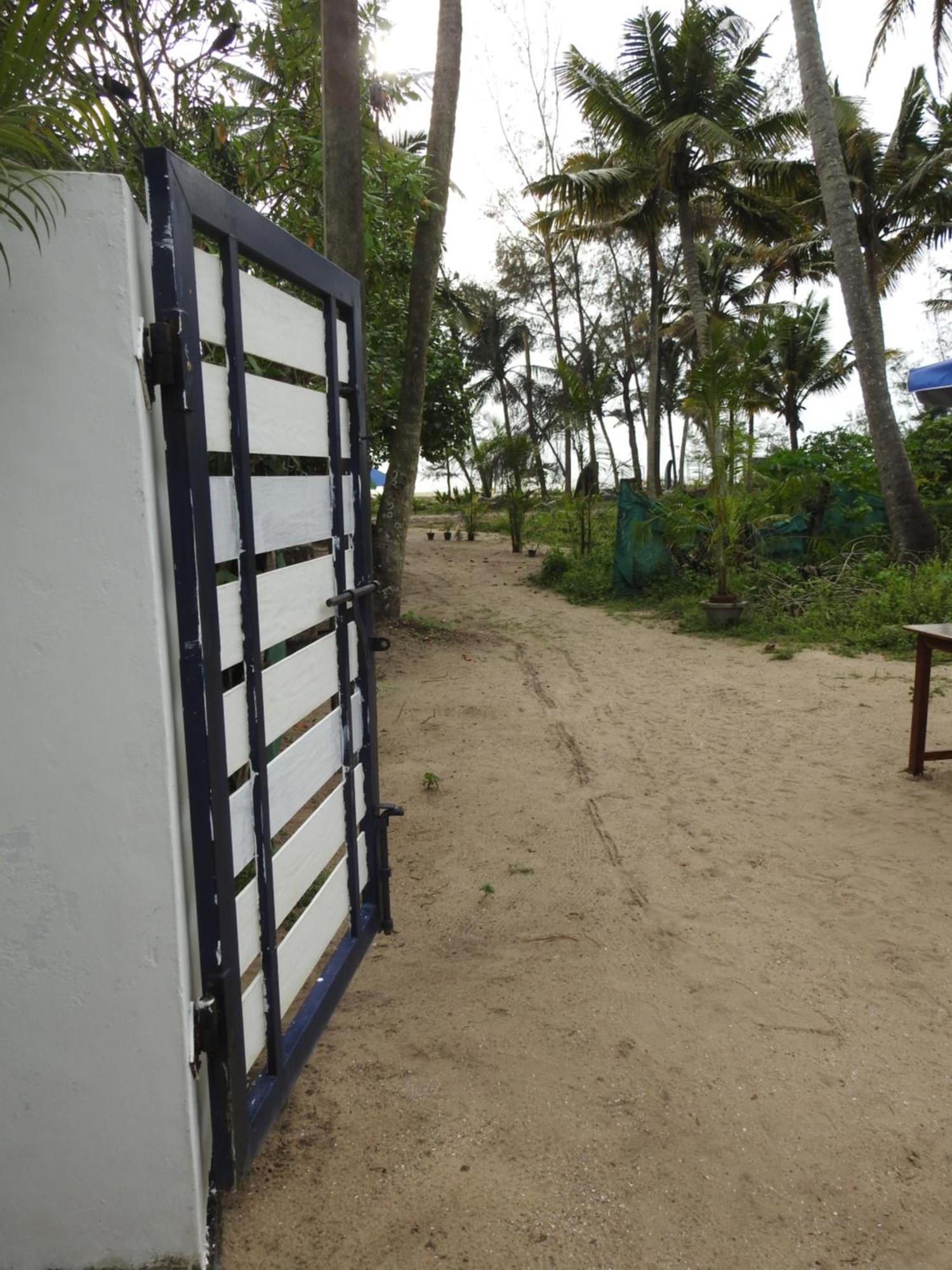 Shoreline Marari Beach Villa At Golden Beach Mararikulam Alappuzha Экстерьер фото